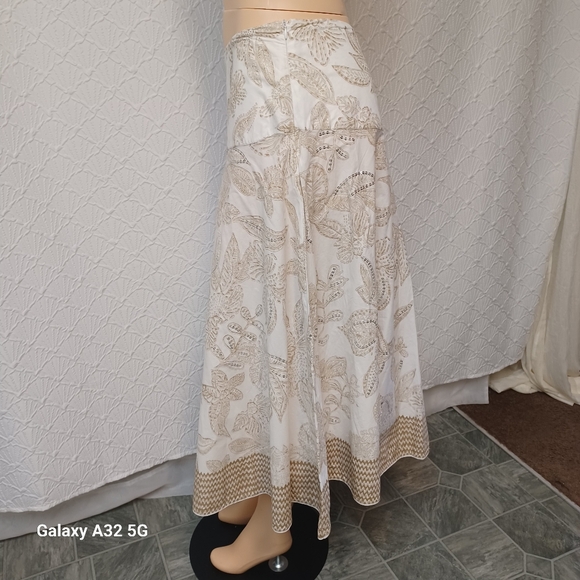 a.n.a Women Size 22w White and Tan Maxi Skirt - Picture 5 of 14